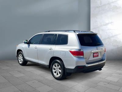 2012 Toyota Highlander — interior view