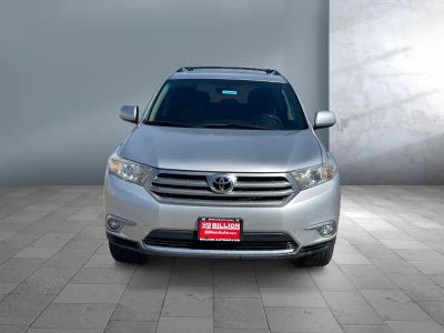 2012 Toyota Highlander — side profile view