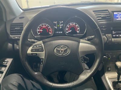 2012 Toyota Highlander — photo 19 view