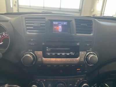 2012 Toyota Highlander — photo 11 view