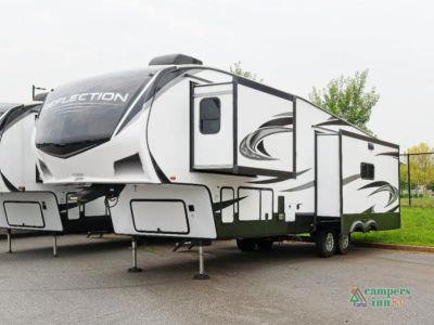 2022 Grand Design Reflection — rear three-quarter view