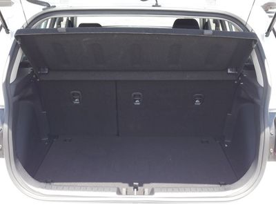 2025 Hyundai Venue — photo 17 view