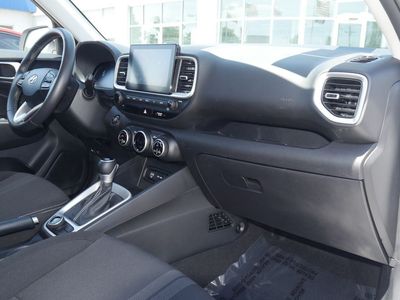 2025 Hyundai Venue — photo 22 view