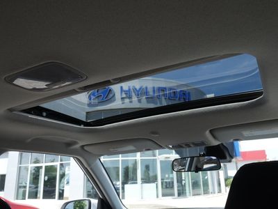 2025 Hyundai Venue — photo 7 view