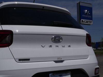 2025 Hyundai Venue — photo 16 view