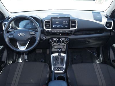 2025 Hyundai Venue — photo 38 view