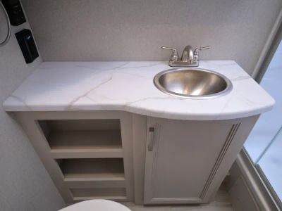 2027 Thor Motor Coach OMNI TRAIL — photo 22 view