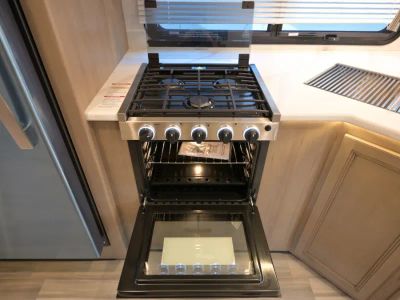 2027 Thor Motor Coach OMNI TRAIL — photo 12 view