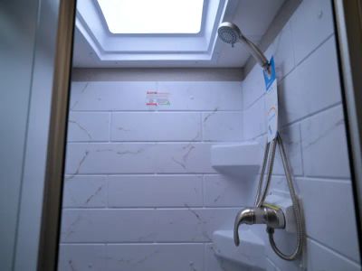 2027 Thor Motor Coach OMNI TRAIL — photo 24 view
