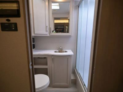 2027 Thor Motor Coach OMNI TRAIL — photo 20 view