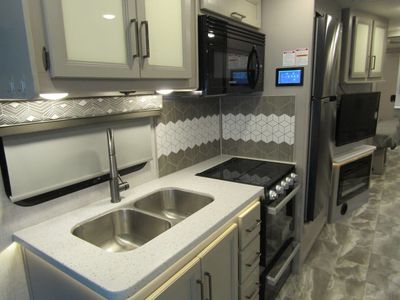 2023 Thor Motor Coach WINDSPORT - Photo 5