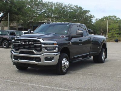 2025 RAM 3500 — detail view