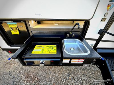 2026 Venture RV SportTrek - Photo 28