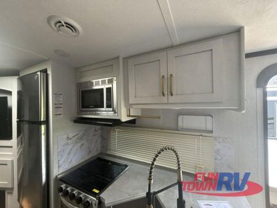 2022 Dutchmen RV Astoria - Photo 22