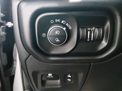 2025 Ram 1500 — photo 13 view