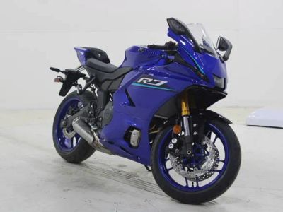2026 Yamaha YZF-R7 — front three-quarter view