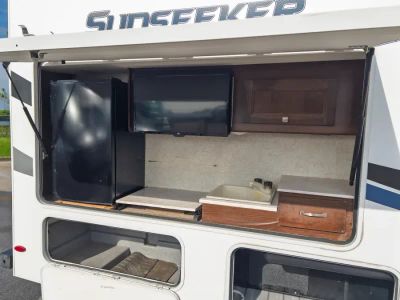 2018 Forest River SUNSEEKER — photo 23 view