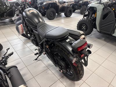2025 Honda SCL500 - Photo 3