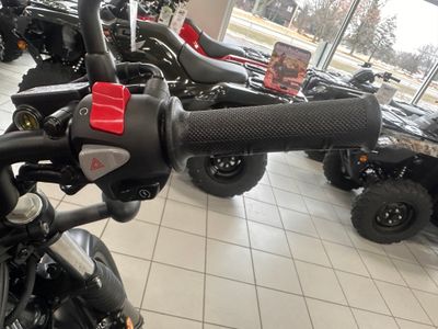 2025 Honda SCL500 - Photo 6