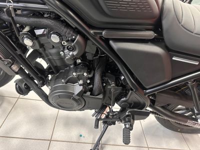 2025 Honda SCL500 - Photo 9