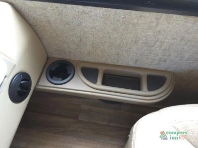 2019 Thor Motor Coach Miramar — photo 43 view