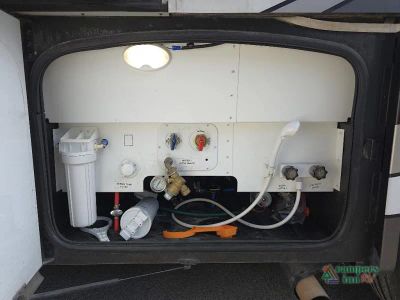 2019 Thor Motor Coach Miramar — photo 22 view