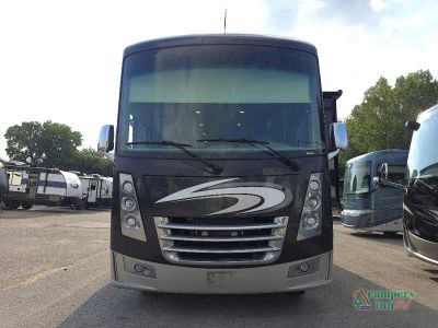 2019 Thor Motor Coach Miramar — side profile view