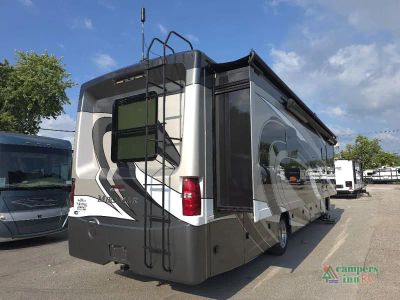 2019 Thor Motor Coach Miramar — photo 7 view