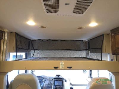 2019 Thor Motor Coach Miramar — photo 46 view