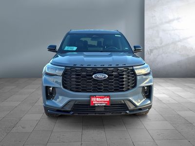 2025 Ford Explorer - Photo 2