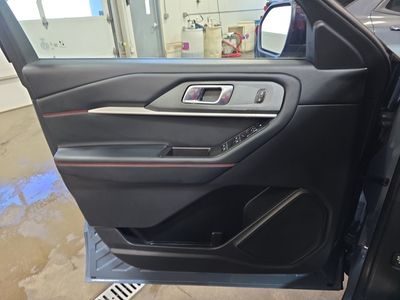 2025 Ford Explorer - Photo 8
