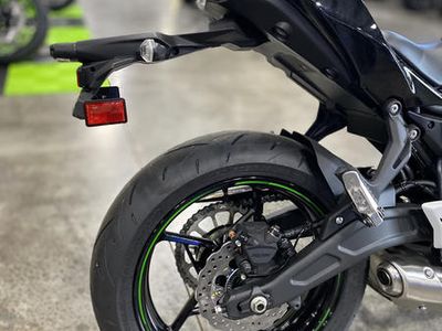 2025 Kawasaki Ninja 650 - Photo 9