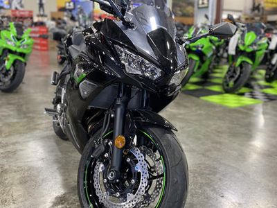2025 Kawasaki Ninja 650 - Photo 5