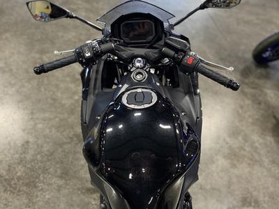 2025 Kawasaki Ninja 650 - Photo 10