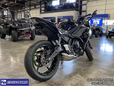 2025 Kawasaki Ninja 650 - Photo 4