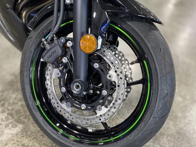 2025 Kawasaki Ninja 650 - Photo 8