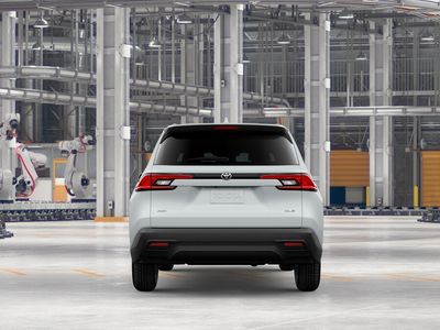 2026 Toyota Grand Highlander — photo 8 view