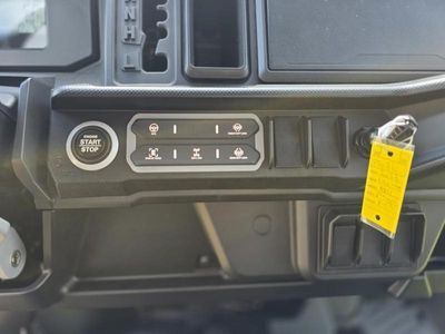2026 Can-Am Defender MAX XT HD11 - Photo 10