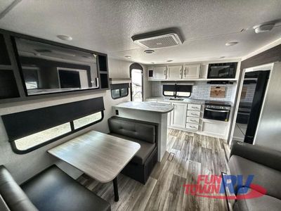 2025 Venture RV Stratus - Photo 14