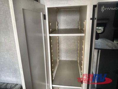 2025 Venture RV Stratus - Photo 17