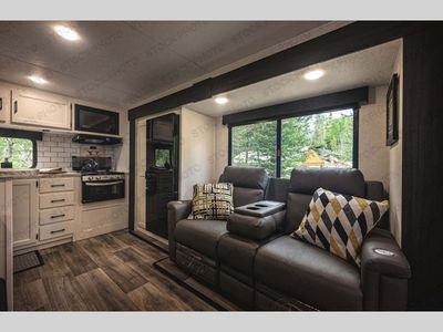 2025 Venture RV Stratus - Photo 34