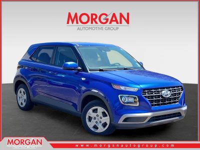 2020 Hyundai Venue SE in Blue — front three-quarter view