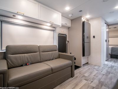 2026 Thor Motor Coach Resonate - Photo 8