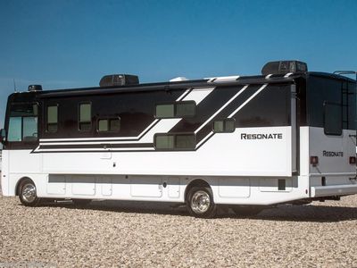 2026 Thor Motor Coach Resonate - Photo 2