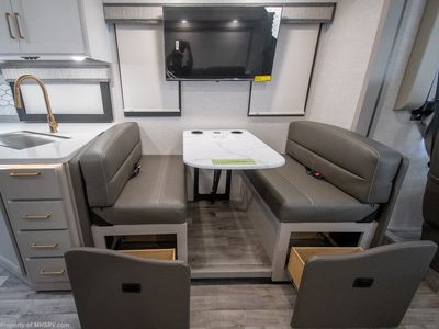 2026 Thor Motor Coach Resonate - Photo 12