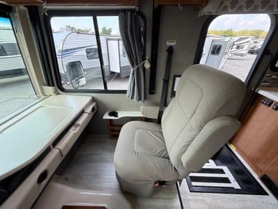 2018 Fleetwood RV Storm - Photo 18