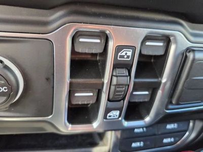 2023 Jeep Wrangler — photo 30 view