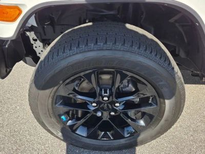 2023 Jeep Wrangler — photo 22 view