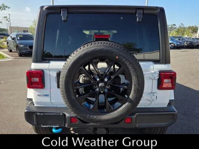 2023 Jeep Wrangler — photo 11 view