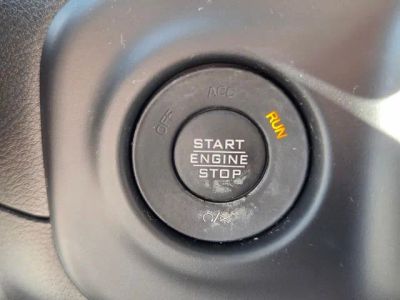 2023 Jeep Wrangler — photo 32 view